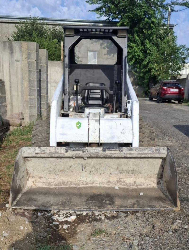 ბობკატით მომსახურება ტვირთავს ნებისმიერ მანქანას  დამიკავშირდით 571004087 - პროფესიონალური სერვისის სურათი