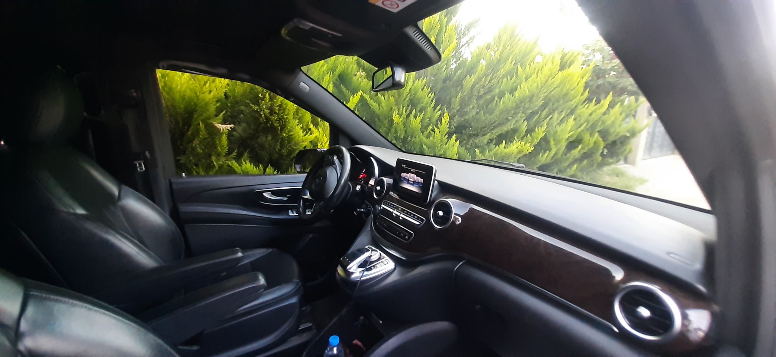 ქირავდება პრემიუმ კლასის მინივენი Mersedes Benz V class მძღოლით