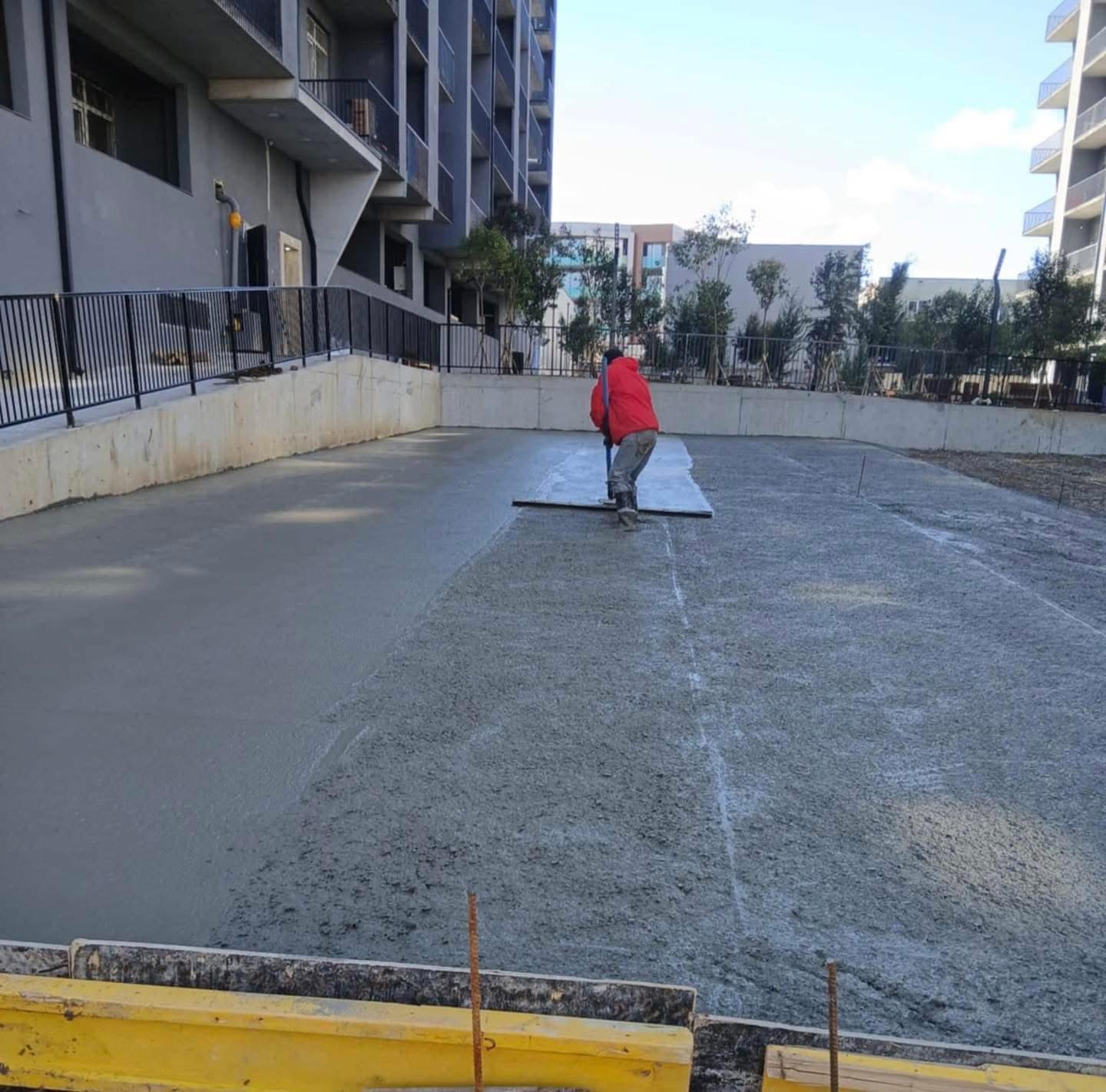 Betonis dasxma  ბეტონის დასხმა