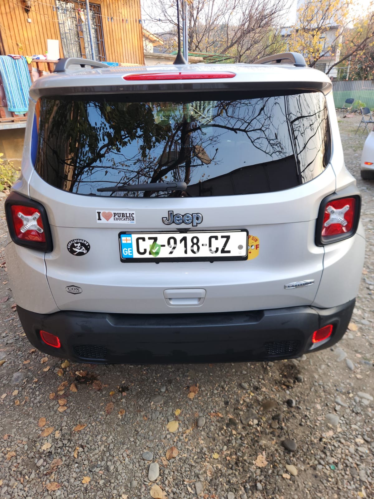 ქირავდება 